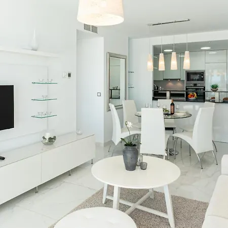 Myflats Luxury Infinity View Terrace Apartment *